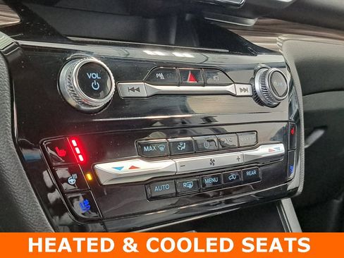 Used 2022 Ford Explorer Limited image 16