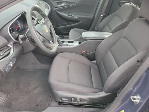Used 2025 Chevrolet Malibu LT image 4