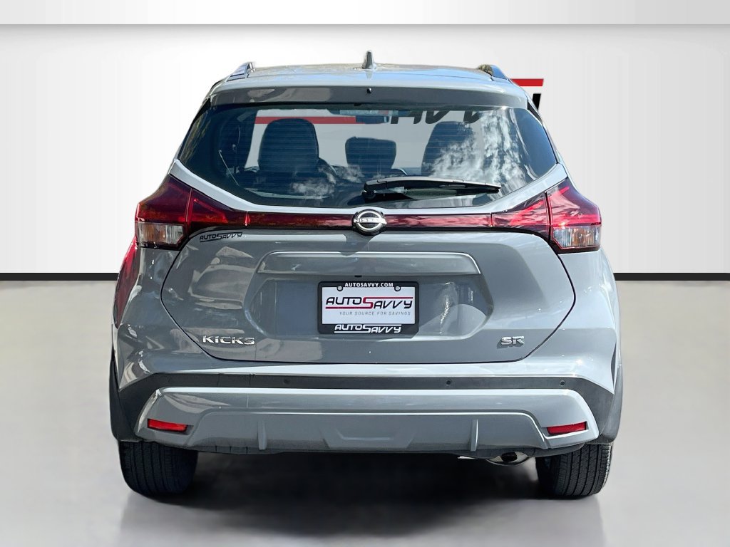 Used 2023 Nissan Kicks SR w/ SR Premium Package FWD image 6