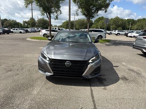 Used 2024 Nissan Altima 2.5 SV FWD image 8