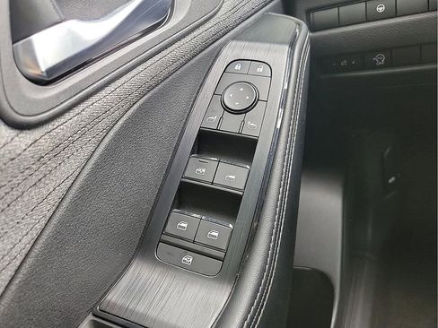 Used 2023 Nissan Rogue SV FWD image 14