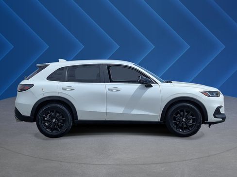 Used 2024 Honda HR-V Sport image 2