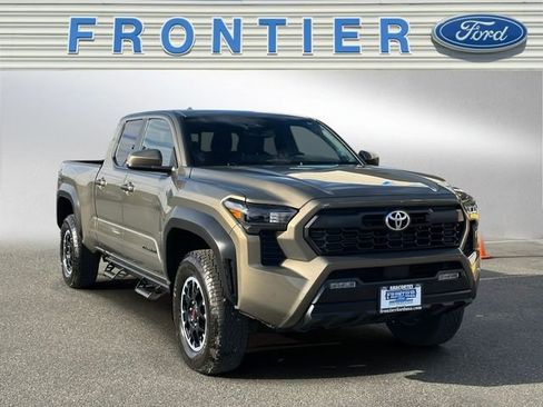 Used 2024 Toyota Tacoma TRD Off-Road image 8