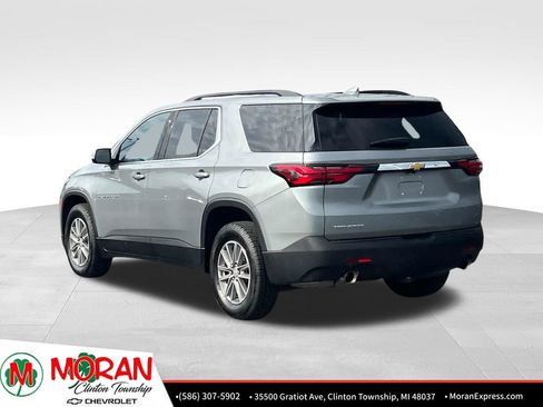 Used 2023 Chevrolet Traverse LT FWD image 4