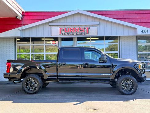 Used 2019 Ford F250 Lariat w/ Lariat Ultimate Package AWD/4WD image 2