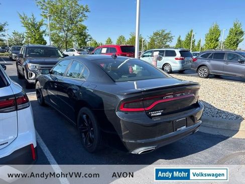 Used 2017 Dodge Charger R/T RWD image 2