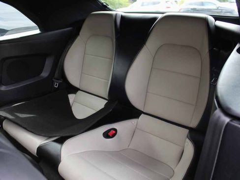 Used 2018 Ford Mustang Premium RWD image 26