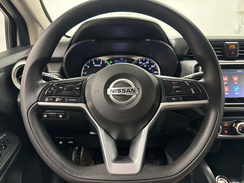Used 2020 Nissan Versa S image 17