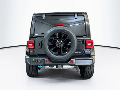 Used 2023 Jeep Wrangler Unlimited Sahara w/ Cold Weather Group AWD/4WD image 7