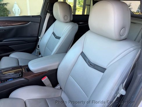 Used 2014 Cadillac XTS Luxury w/ Driver Awareness Package image 8