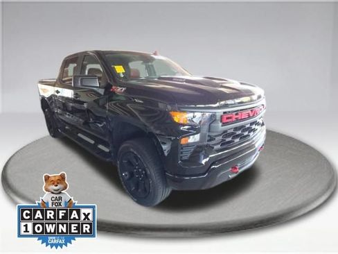 Used 2025 Chevrolet Silverado 1500 Custom Trail Boss AWD/4WD image 2