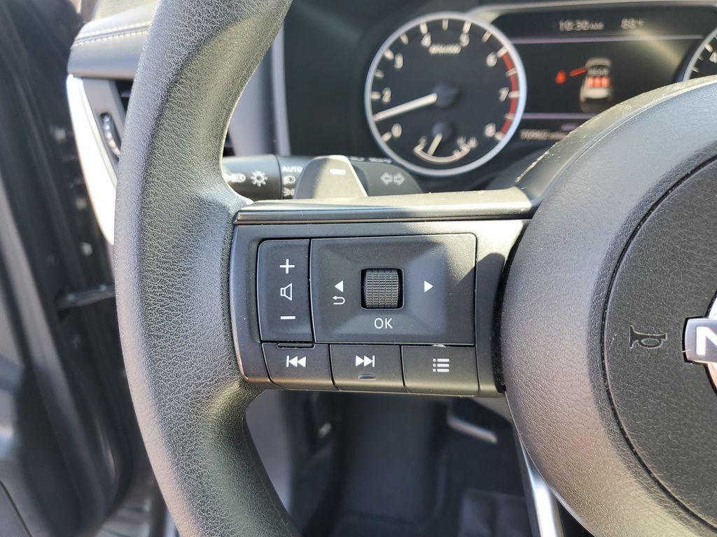 Used 2024 Nissan Rogue S AWD/4WD image 28