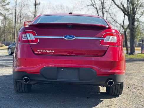 Used 2012 Ford Taurus SHO image 3