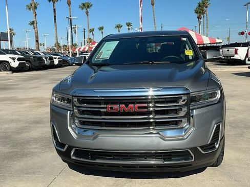 Used 2023 GMC Acadia SLE FWD image 2