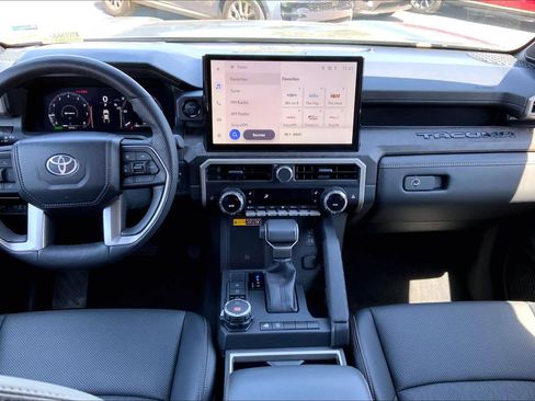 Used 2025 Toyota Tacoma Limited AWD/4WD image 15