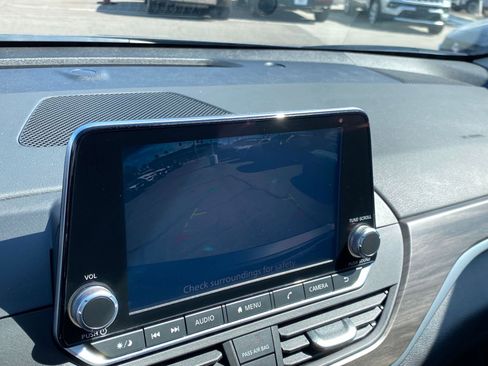 Used 2025 Nissan Altima 2.5 SV image 23