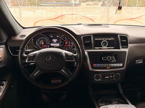 Used 2014 Mercedes-Benz ML 63 AMG 4MATIC image 38