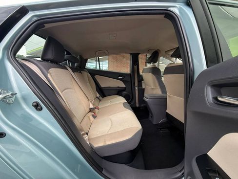 Used 2018 Toyota Prius Two w/ Prius Two Safety Plus Package FWD image 9