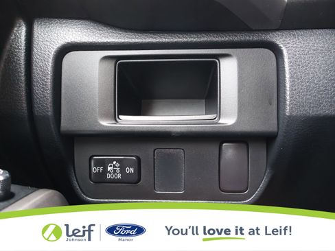 Used 2016 Toyota Tacoma SR5 w/ SR5 Appearance Package (SN) image 17