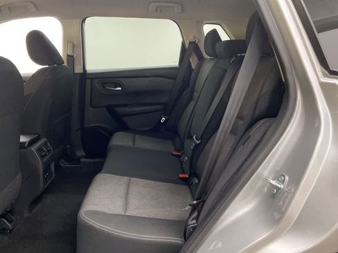 Used 2024 Nissan Rogue SV image 16