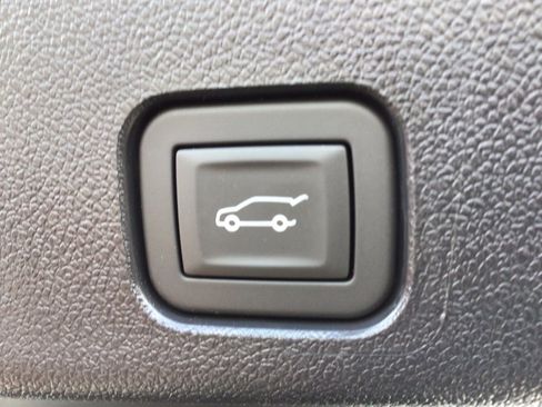 New 2025 Chevrolet Traverse LT w/ Enhanced Driving Package image 33