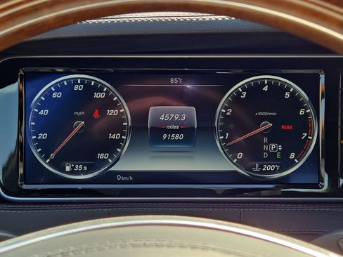 Used 2017 Mercedes-Benz S 550 Sedan image 20