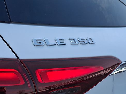 Used 2024 Mercedes-Benz GLE 350 4MATIC image 32