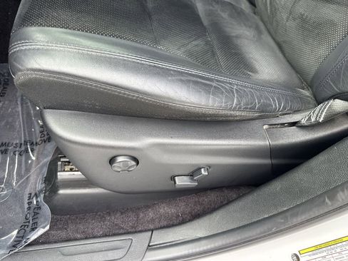 Used 2018 Jeep Grand Cherokee Altitude RWD image 41