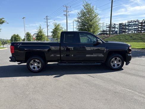Used 2018 Chevrolet Silverado 1500 LT w/ All Star Edition AWD/4WD image 10