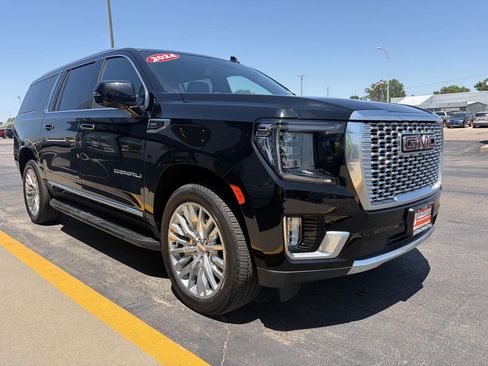 Used 2024 GMC Yukon XL Denali w/ Max Trailering Package AWD/4WD image 4