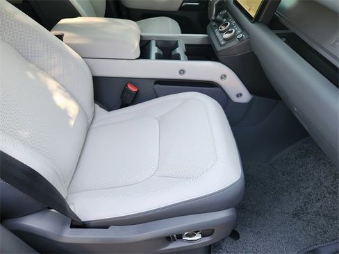 New 2025 Land Rover Defender 130 V8 image 9