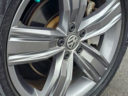 Used 2021 Volkswagen Tiguan SEL image 7