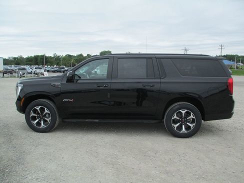 New 2026 GMC Yukon XL AT4 AWD/4WD image 7