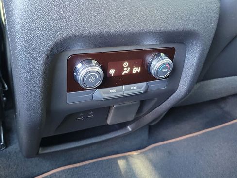 Used 2025 GMC Acadia AT4 image 20