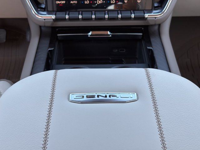 New 2026 GMC Yukon Denali w/ Denali Reserve Package RWD image 23