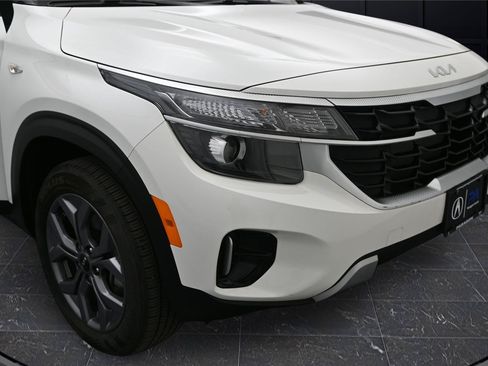 Used 2024 Kia Seltos LX AWD/4WD image 14