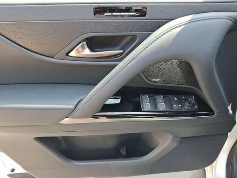 New 2025 Lexus LX 600 4WD w/ Luxury Package image 8