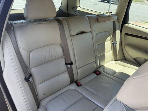 Used 2011 Volvo XC70 T6 AWD/4WD image 21