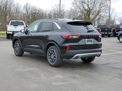 New 2026 Ford Escape PHEV image 3