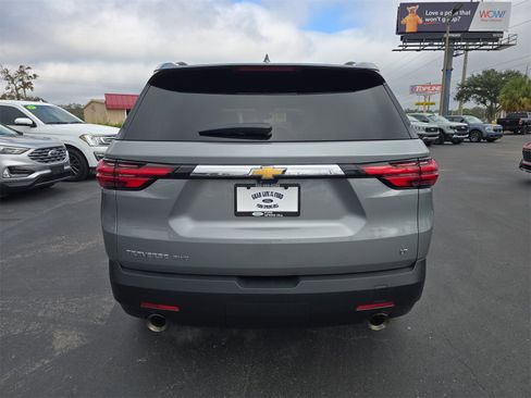 Used 2023 Chevrolet Traverse LT w/ Rear Camera Mirror Package image 5