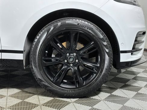 Used 2019 Land Rover Range Rover Velar R-Dynamic SE image 39