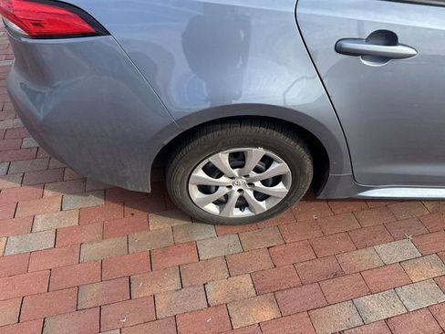 Used 2022 Toyota Corolla LE FWD image 15