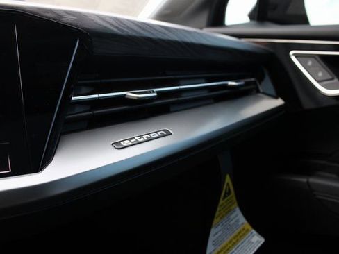 New 2025 Audi Q4 e-tron Premium Plus image 9