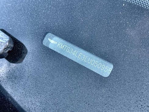 Used 2020 Genesis G70 3.3T w/ Sport Package image 25