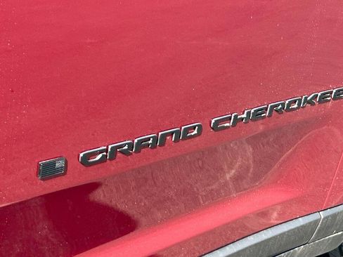 New 2025 Jeep Grand Cherokee L Altitude image 27