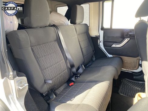 Used 2011 Jeep Wrangler Unlimited Sahara image 11
