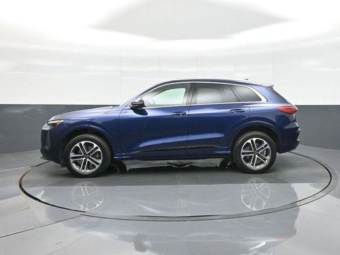 Used 2025 Audi Q5 Premium w/ Convenience Package AWD/4WD image 4