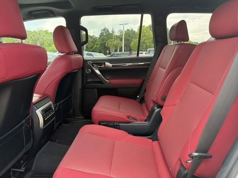 Used 2023 Lexus GX 460 Premium w/ Accessory Package AWD/4WD image 18