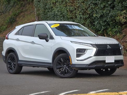 Used 2022 Mitsubishi Eclipse Cross LE image 1
