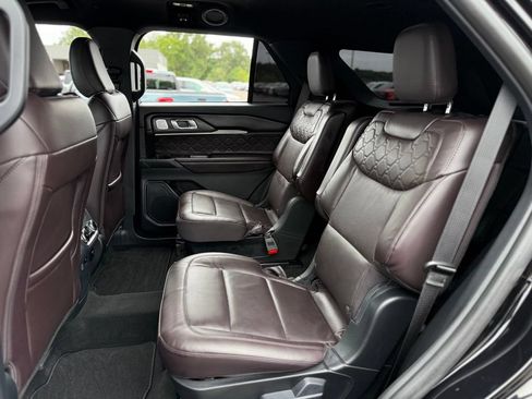 Used 2026 Ford Explorer Platinum w/ LUX Leather Package AWD/4WD image 16